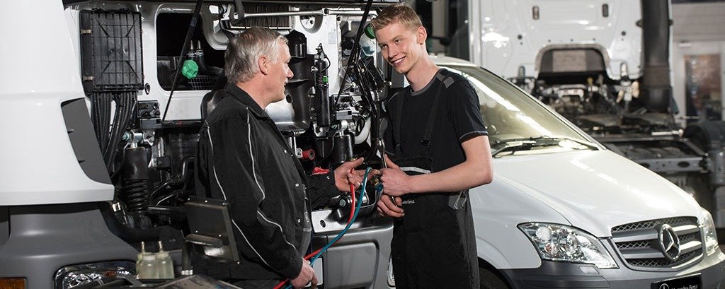 Ausbildung Kraftfahrzeugmechatroniker Kraftfahrzeugmechatronikerin Autohaus Vogtle Waibel Gmbh Co Kg Ehingen An Der Donau